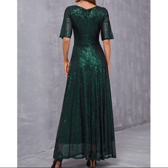 HP🌟🌟Sequin party maxi dress champagne color - Picture 11 of 16